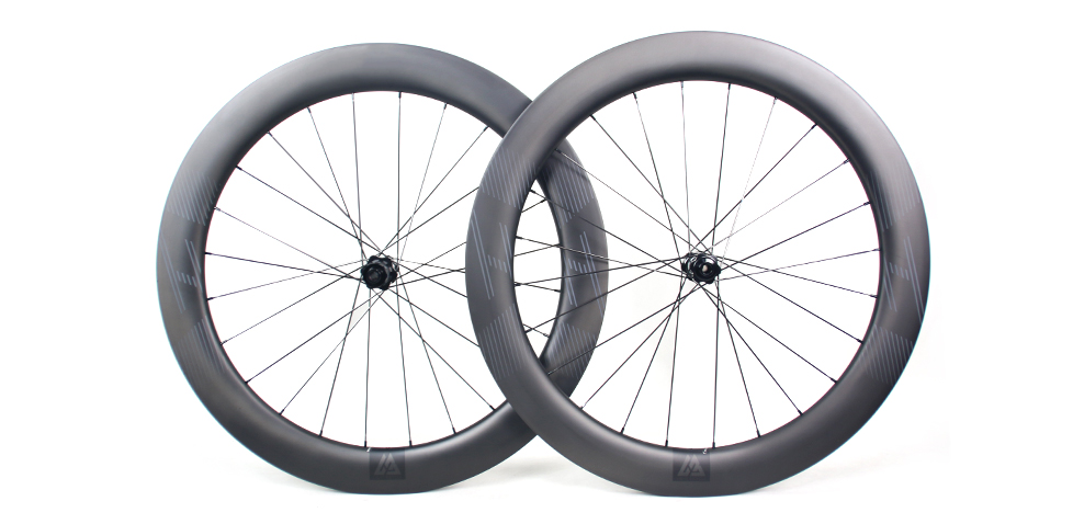 WR65 wide and deep carbon rim